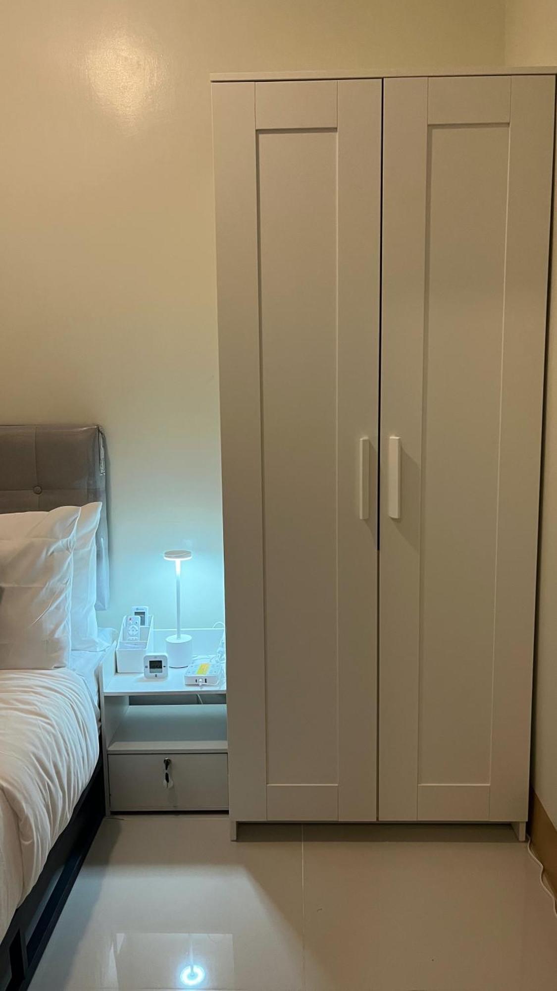 Modern 1-br Retreat With Pool, High Speed Wifi, Netflix, Steps From Moa, Bars, Entertainment, Transport *