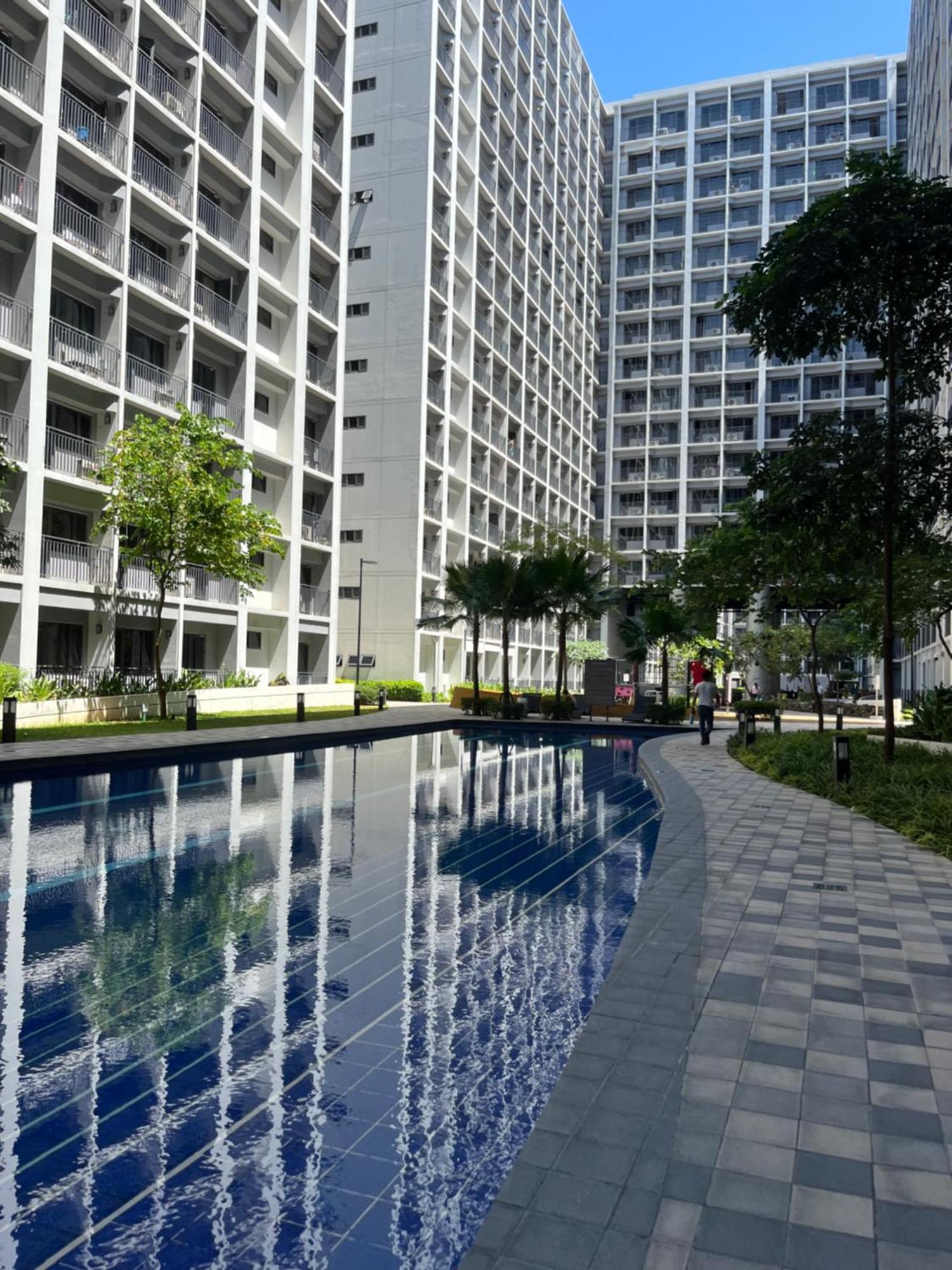 Modern 1-br Retreat With Pool, High Speed Wifi, Netflix, Steps From Moa, Bars, Entertainment, Transport