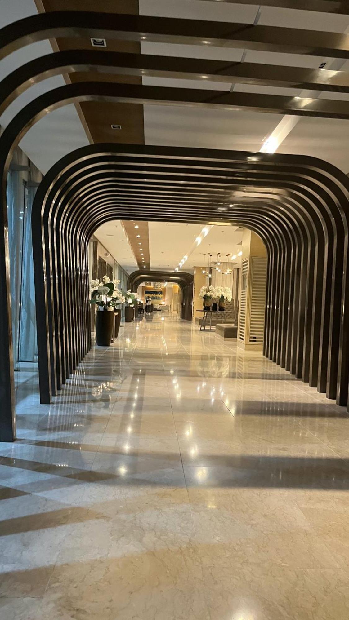 Modern 1-br Retreat With Pool, High Speed Wifi, Netflix, Steps From Moa, Bars, Entertainment, Transport