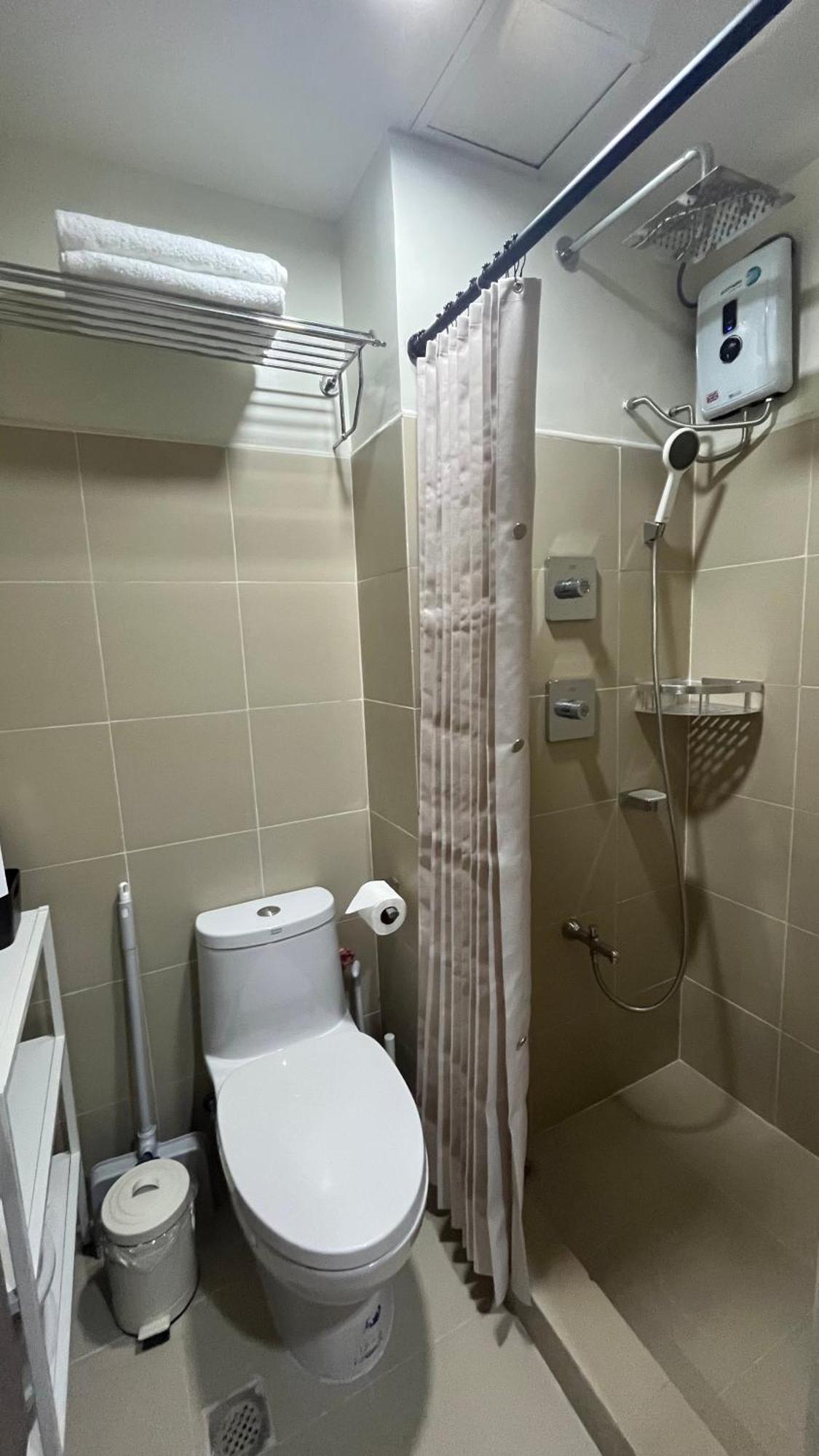 Aparthotel Modern 1-br Retreat With Pool, High Speed Wifi, Netflix, Steps From Moa, Bars, Entertainment, Transport