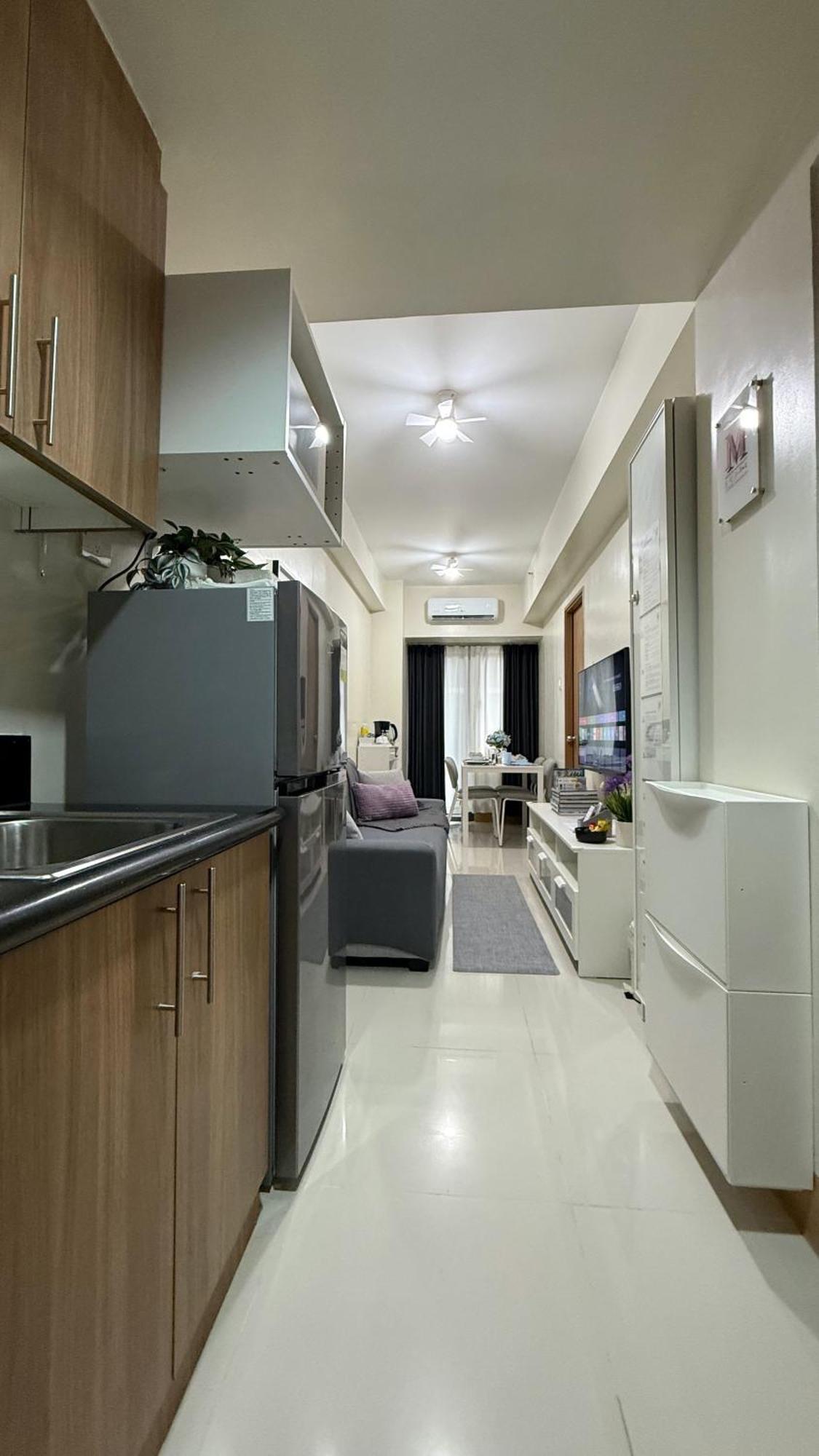 Modern 1-br Retreat With Pool, High Speed Wifi, Netflix, Steps From Moa, Bars, Entertainment, Transport Aparthotel Manila
