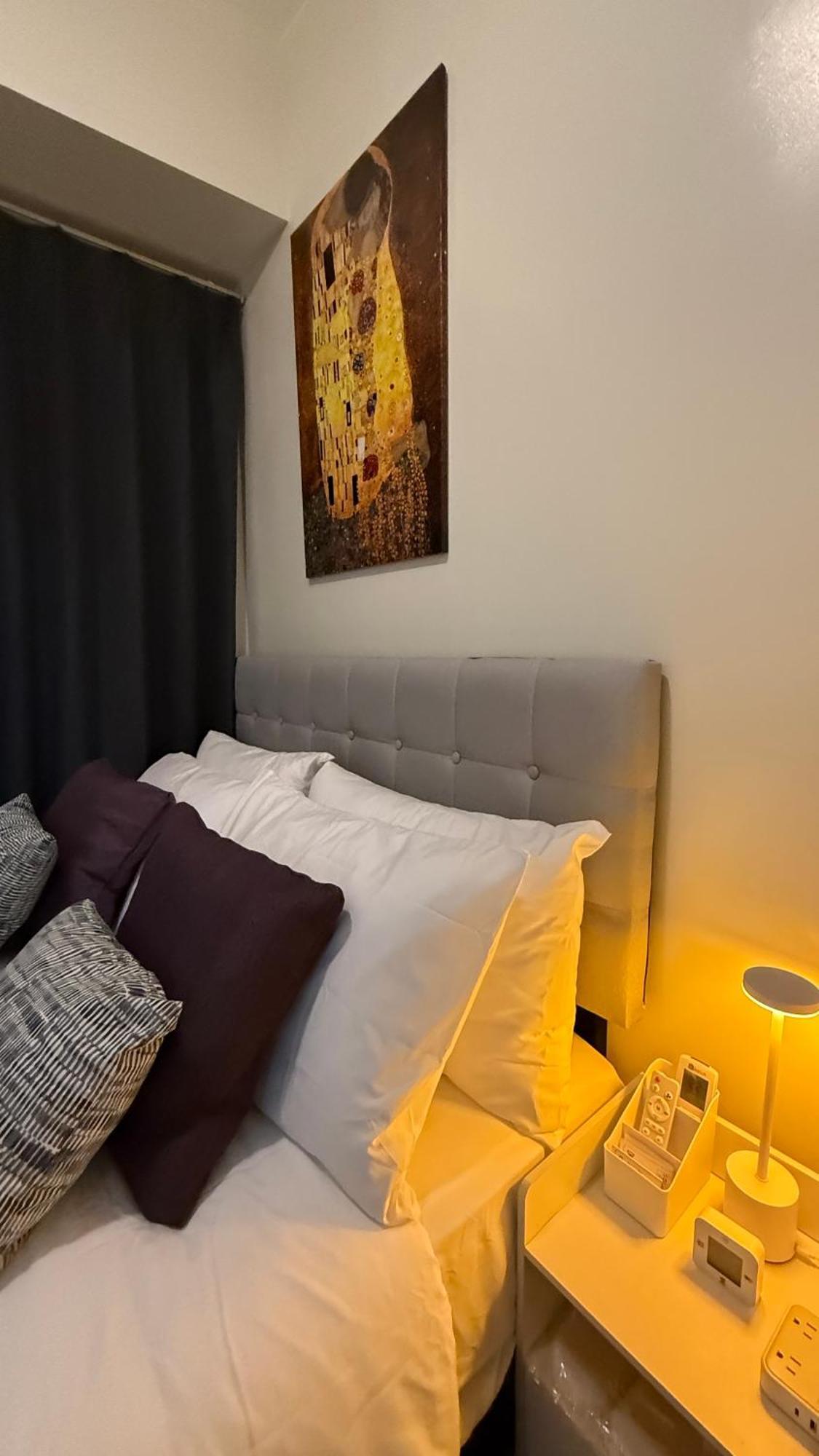 Modern 1-br Retreat With Pool, High Speed Wifi, Netflix, Steps From Moa, Bars, Entertainment, Transport Aparthotel